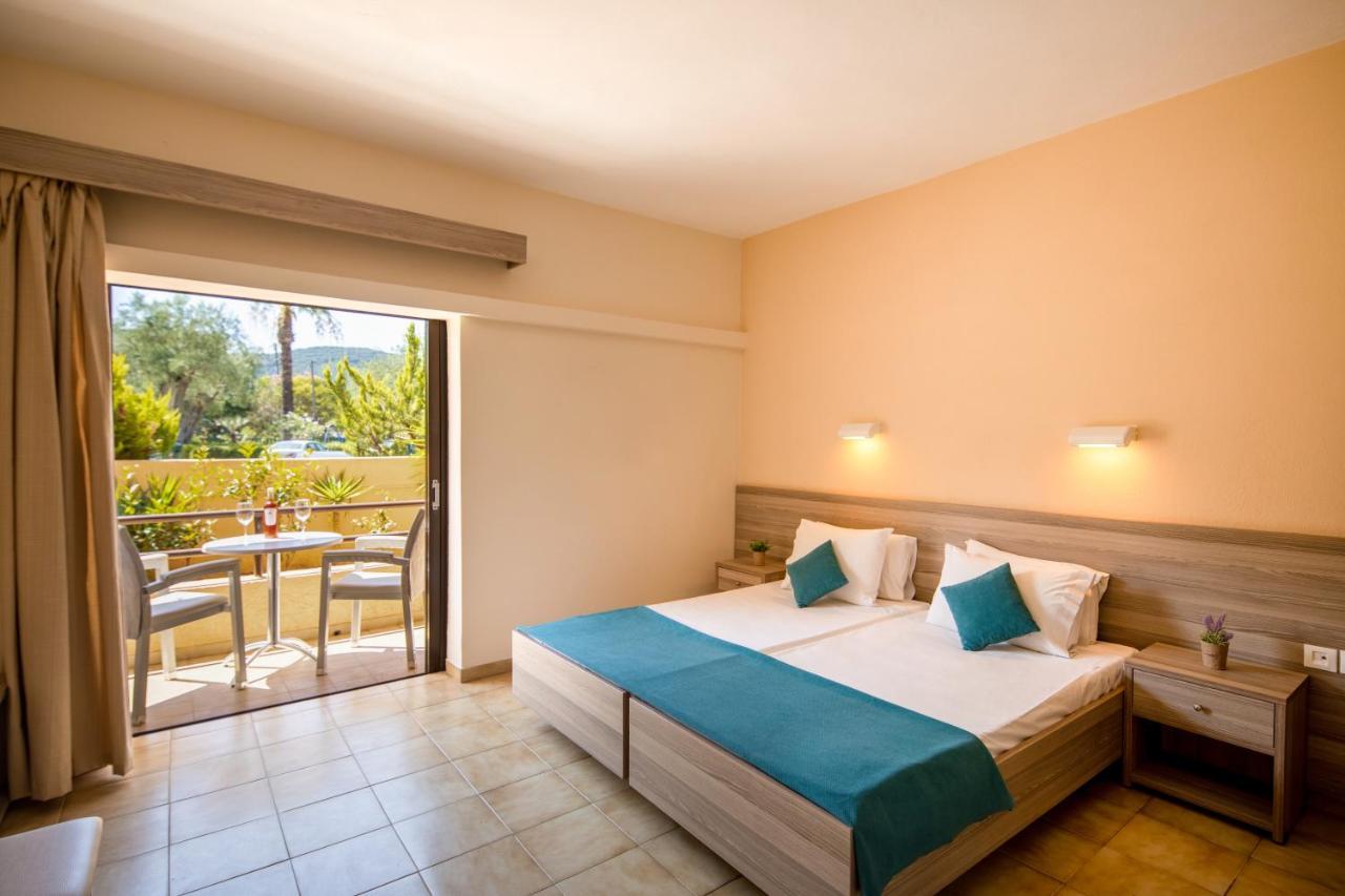 Hotel Rossis Mesongí Екстериор снимка