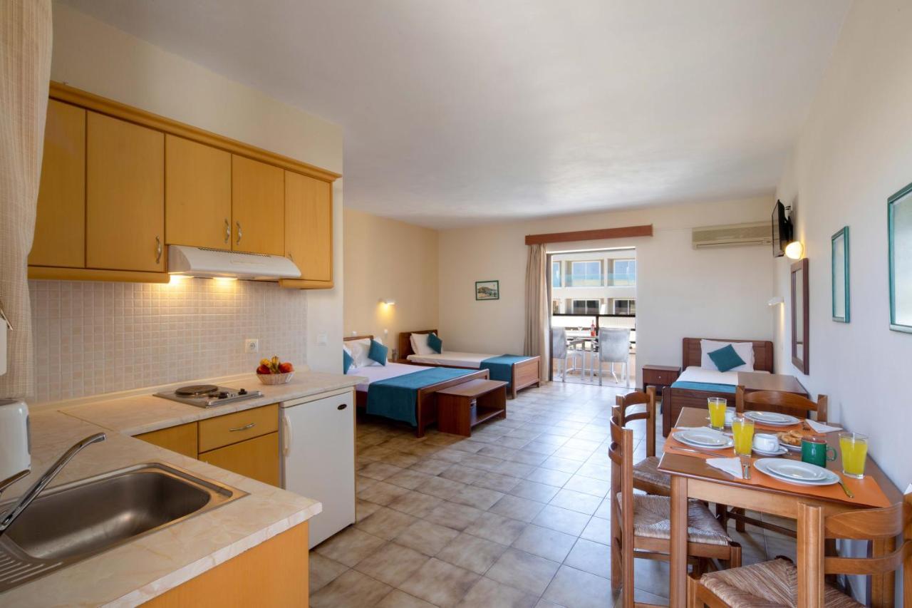 Hotel Rossis Mesongí Екстериор снимка