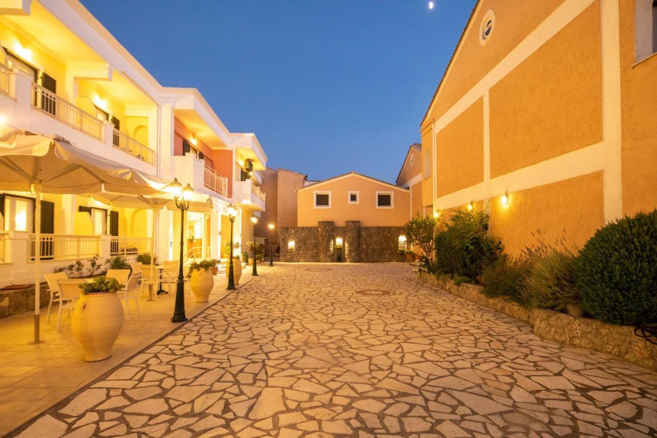 Hotel Rossis Mesongí Екстериор снимка